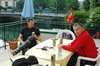 Biertje op het terras van ons B&B