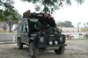 Peter en Steffi met hun landrover